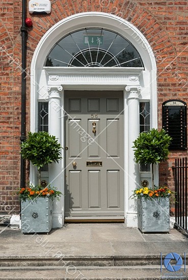 decorative doors, doors, doorway, dublin pubs & restaurants, signages, Â© michael o'farrell photography