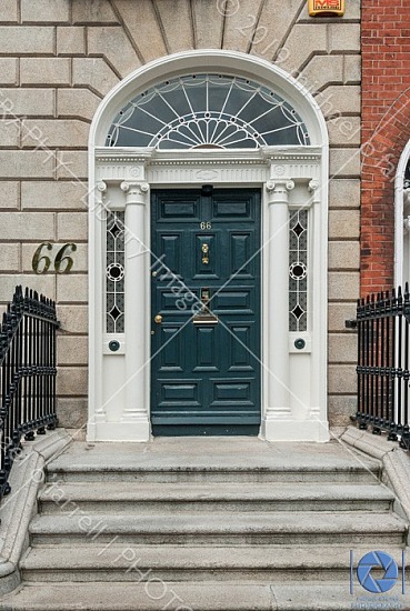 decorative doors, doors, doorway, dublin pubs & restaurants, signages, Â© michael o'farrell photography